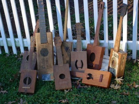 Cigar_box_guitar_collection